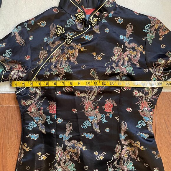 Vintage black qipao dress with dragon and rooster print - Picture 6 of 9